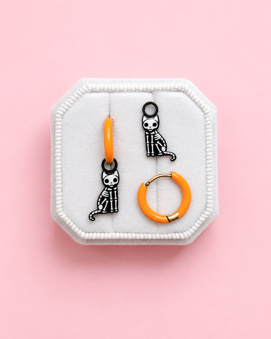 Glow-in-the-Dark Skeleton Kitties Huggie Charms