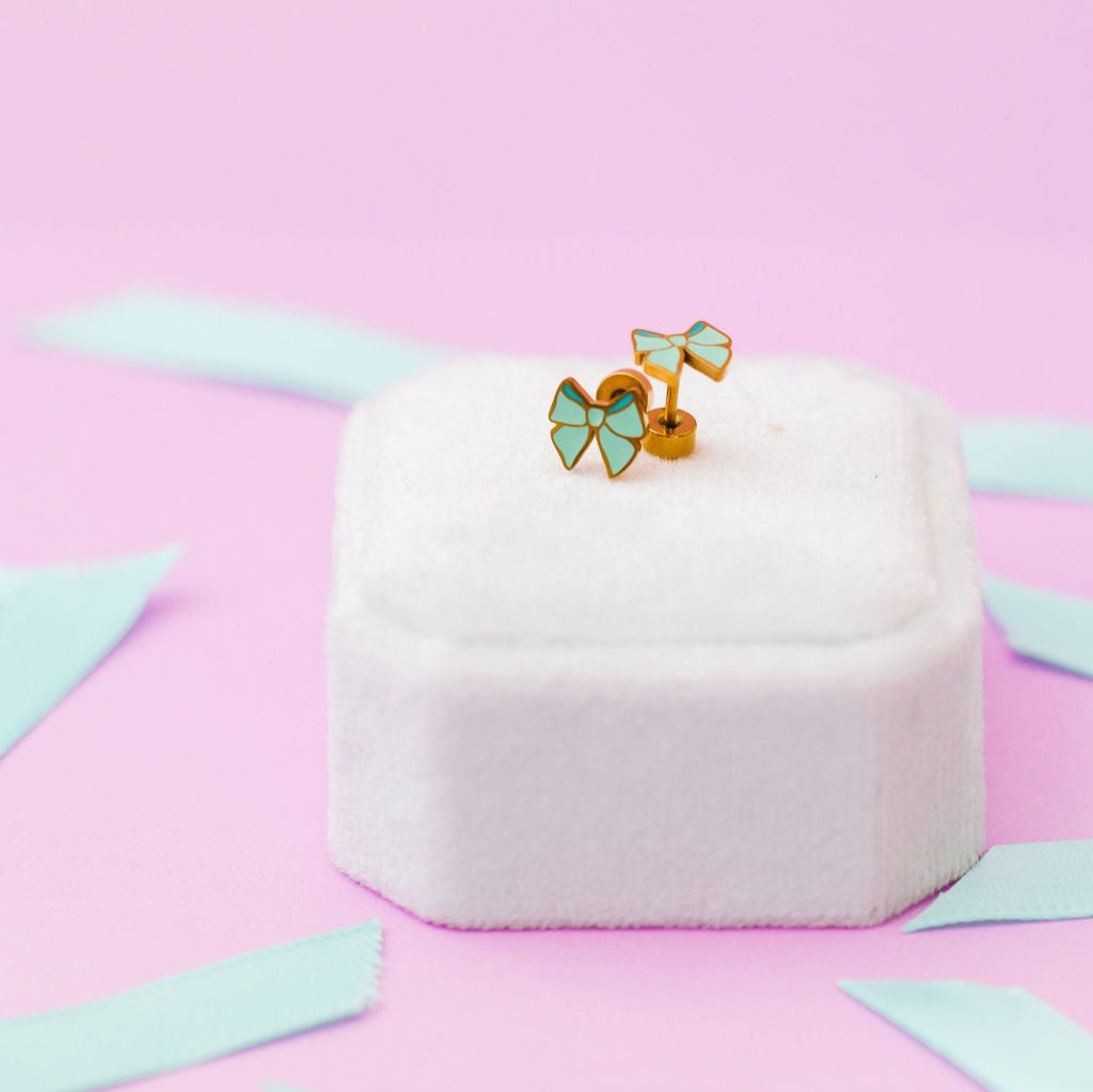 Pair of mint bow stud earrings