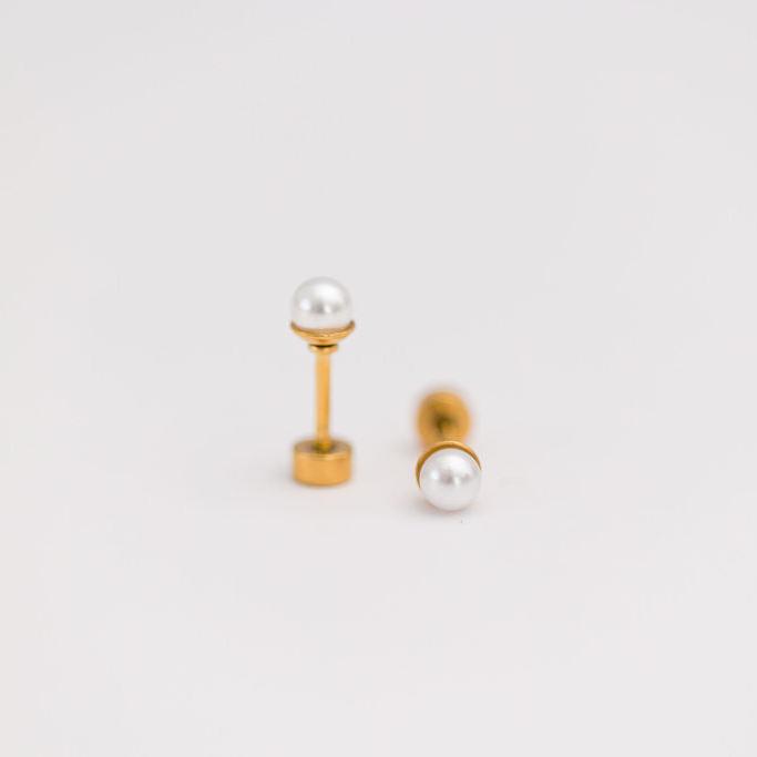 Pair of pearl stud earrings