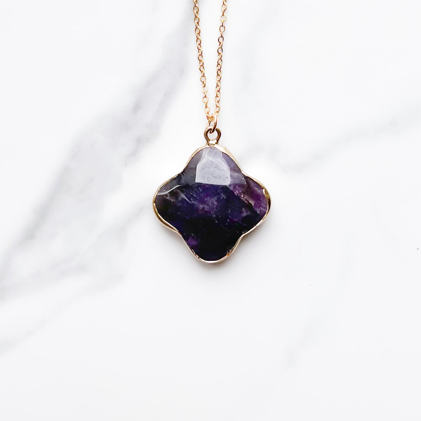 Semi precious healing gemstone clover shaped pendant necklace in amethyst